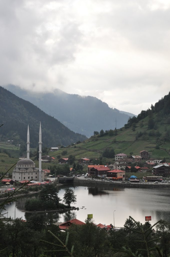 Uzungöl by Muharrem Kesova