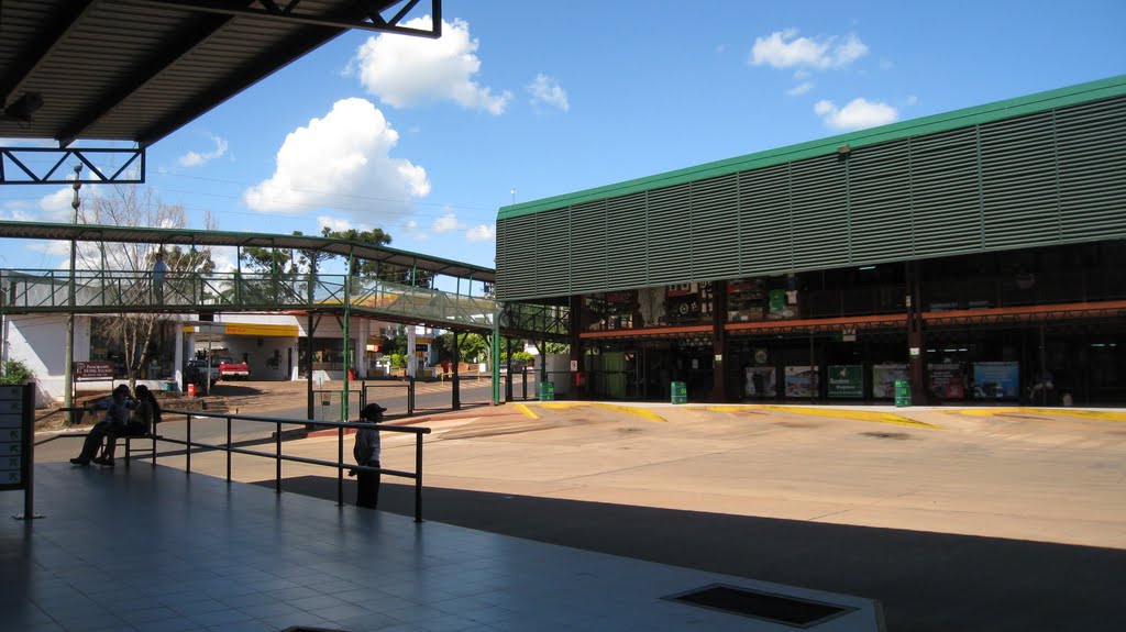 Bus station at Puerto Iguazú by Bloss