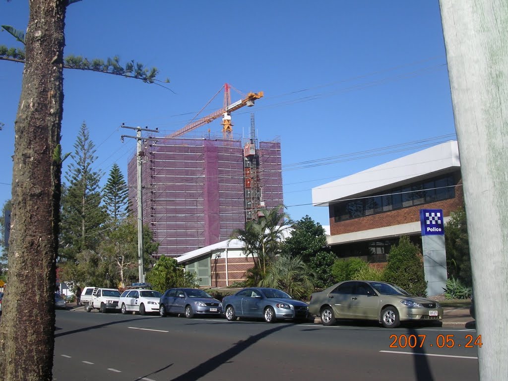 New Building behind old Council Chambers Redcliffe 2007. by kaptonkaos