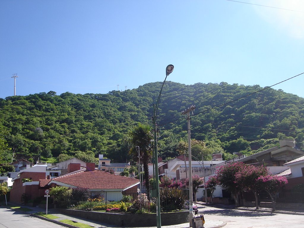 Al Pie del Cerro San Bernardo,Salta, by dariog