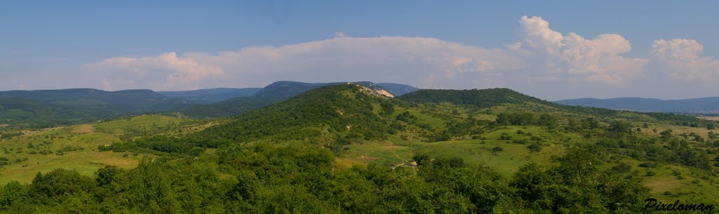 Kilátás a Nagy-Strázsa-hegyre és a Pilis nyugati lejtőire by -saca- vezetéknév