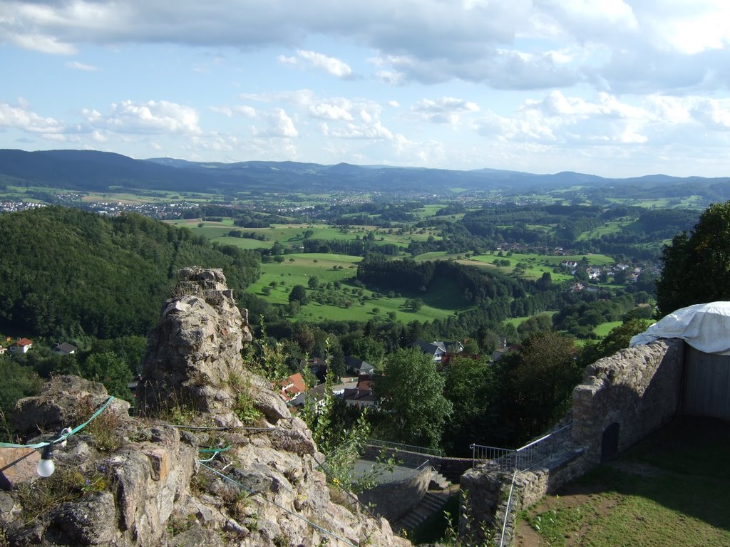 Blick von Burg Lindenfels by axeluhl