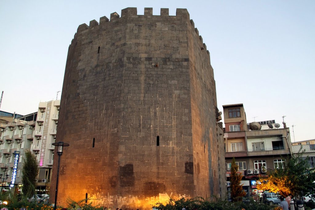 Diyarbakır, Turkey by Hayri Bolat