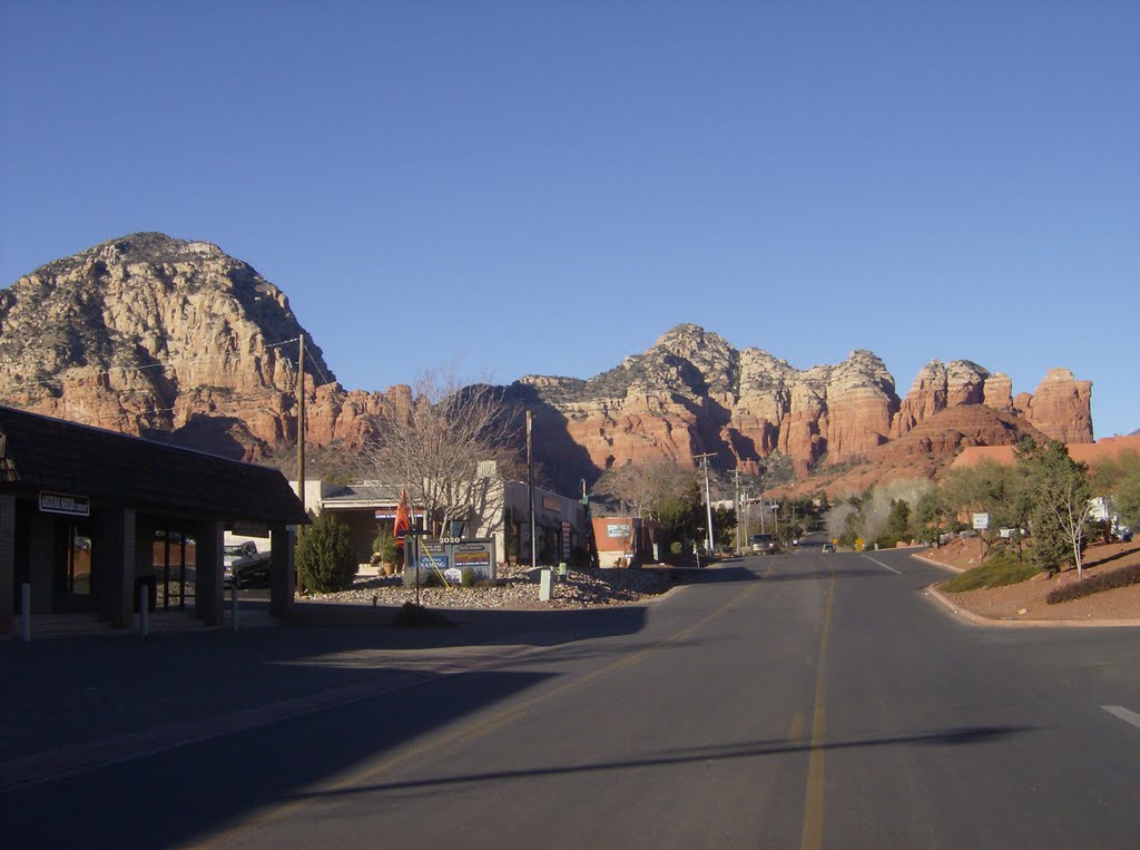 Looking north on Pot dr, Sedona by juanmhuertas