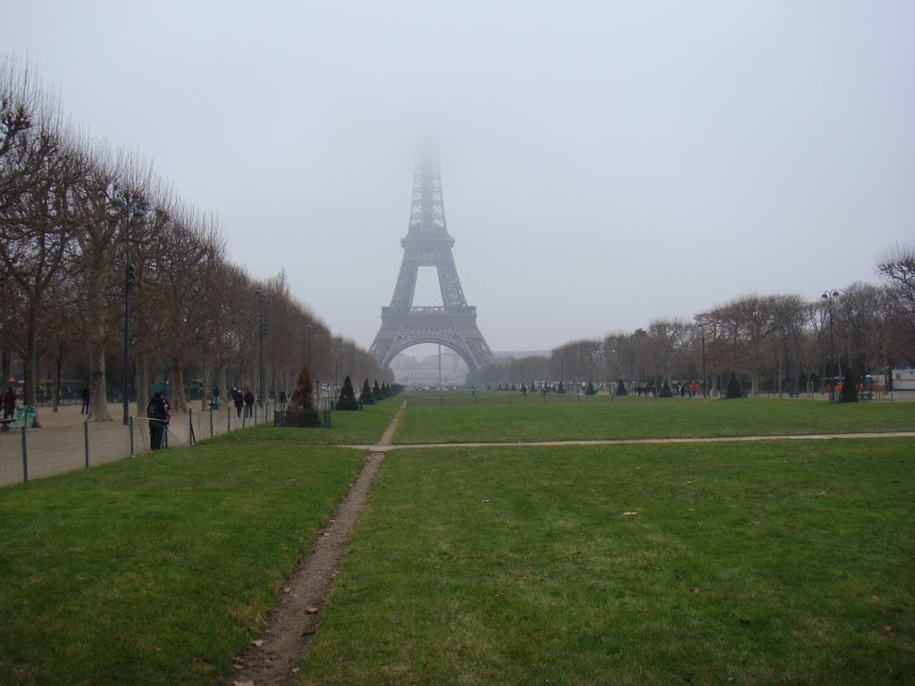 Tour Eiffel - Parc du Champ-de-Mars, 75007 Paris, France by flatron mosaico