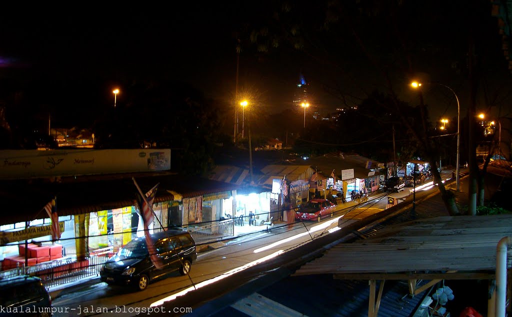 Pantai dalam road by llusliu