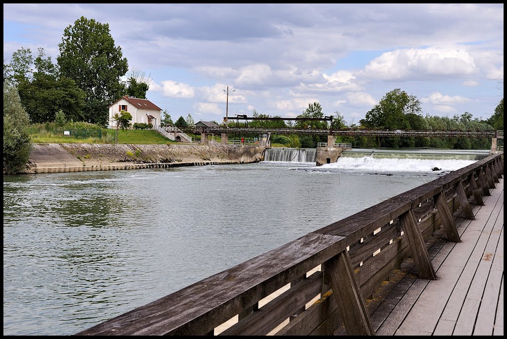 Bord de Marne by Jean-Pierre Roche