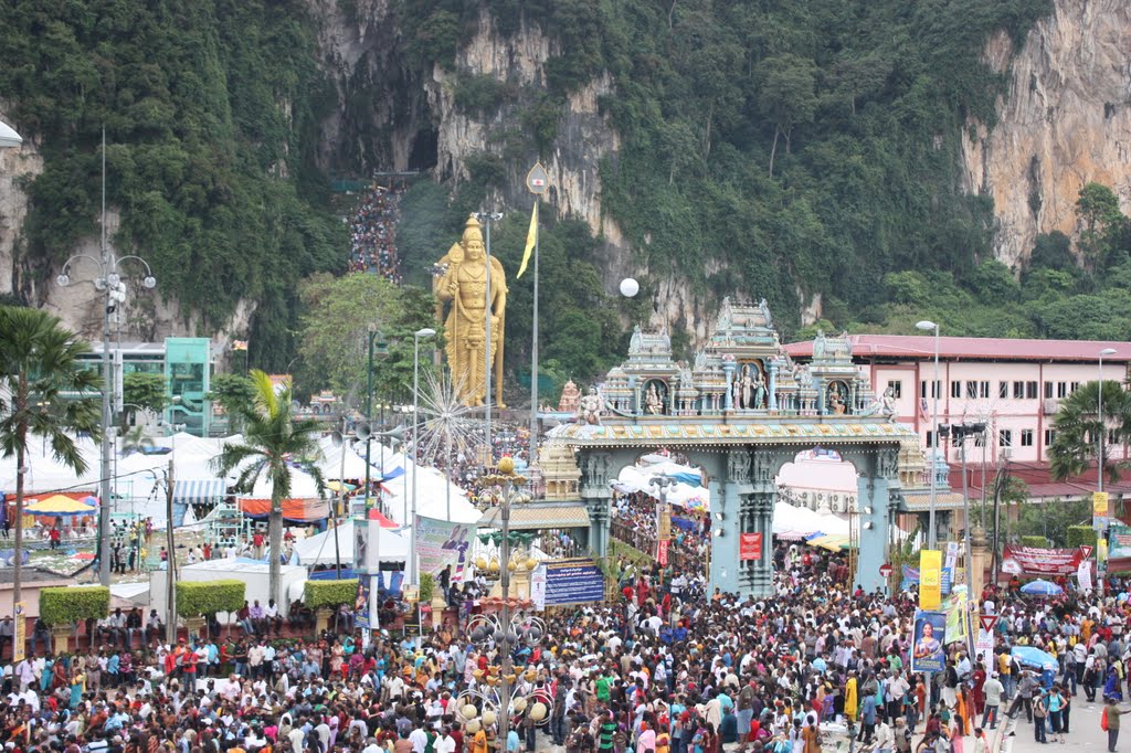 Batucaves, Malaysia by syams