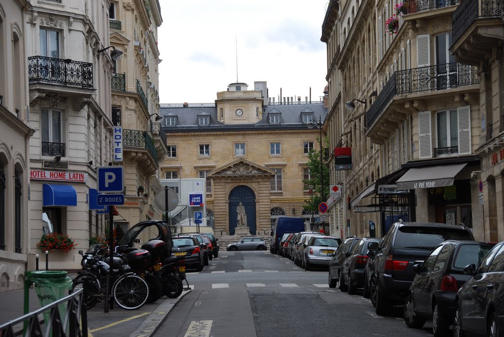 Calle Thénard con el Colegio Francés al fondo by Jorge_A.