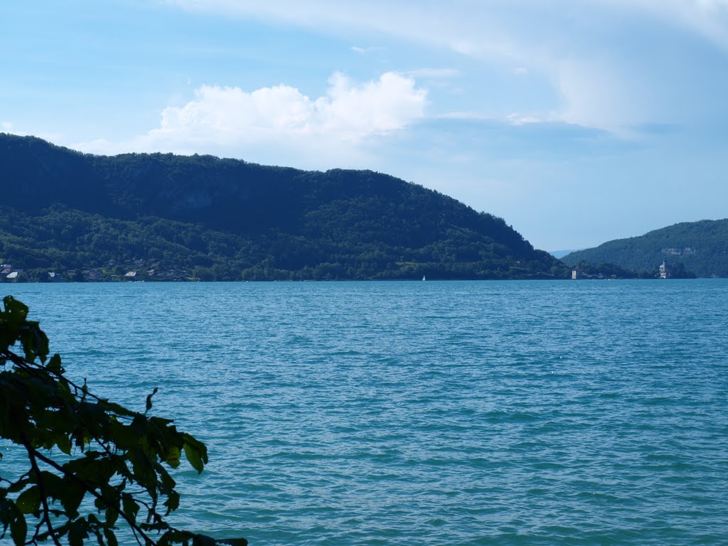 Lac d'Annecy by Wim Constant