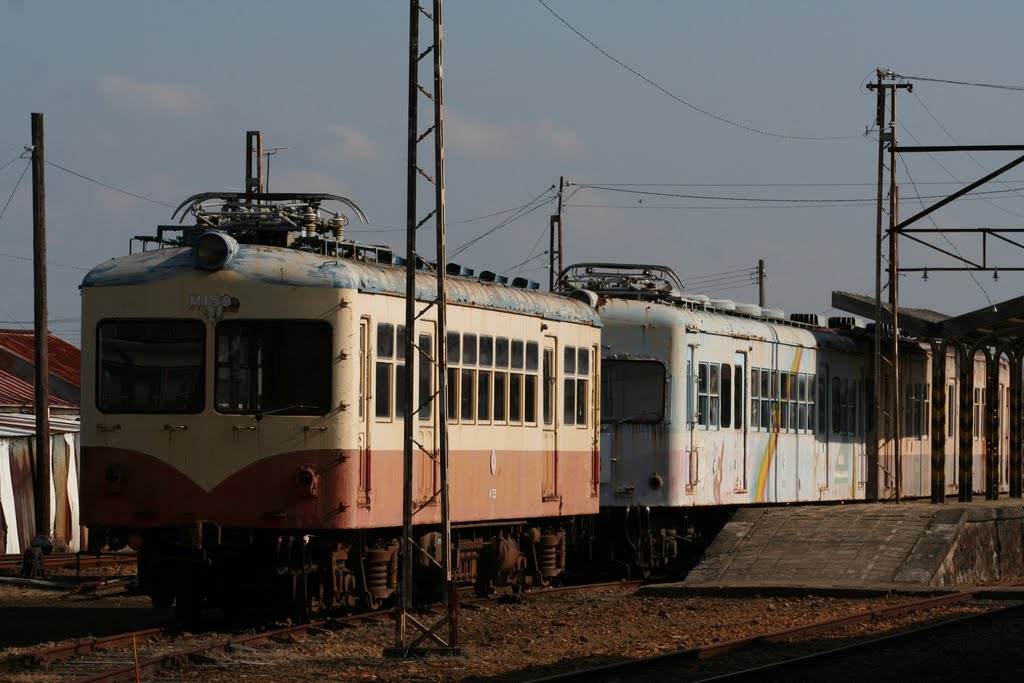 廃線 くりはら田園鉄道 若柳駅 構内旧客車 by ('-')