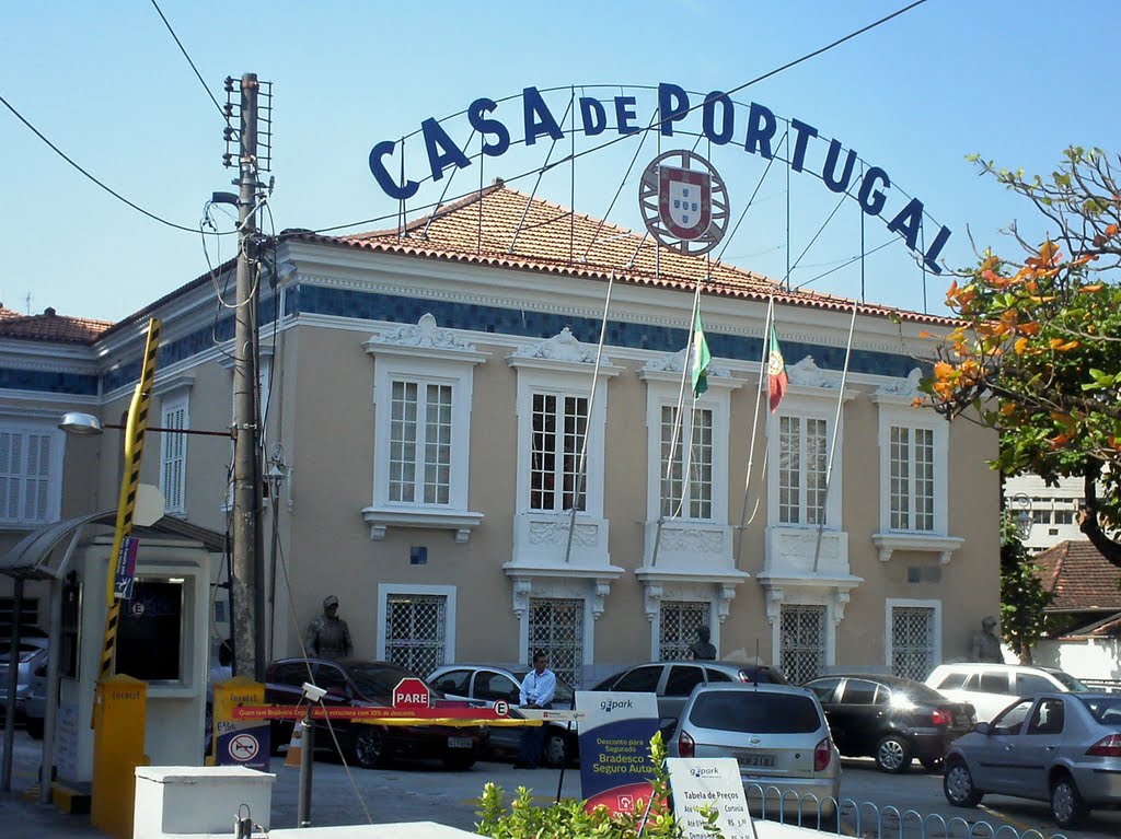 House of Portugal Hospital - Hospital Casa de Portugal (Rio Comprido) by Ivo Korytowski