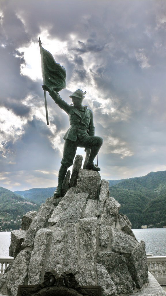 Monumento alpini by Giovanni Sottile