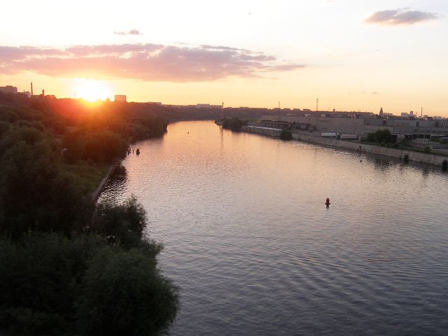 Moscow river by Nikolay Hatuntsev