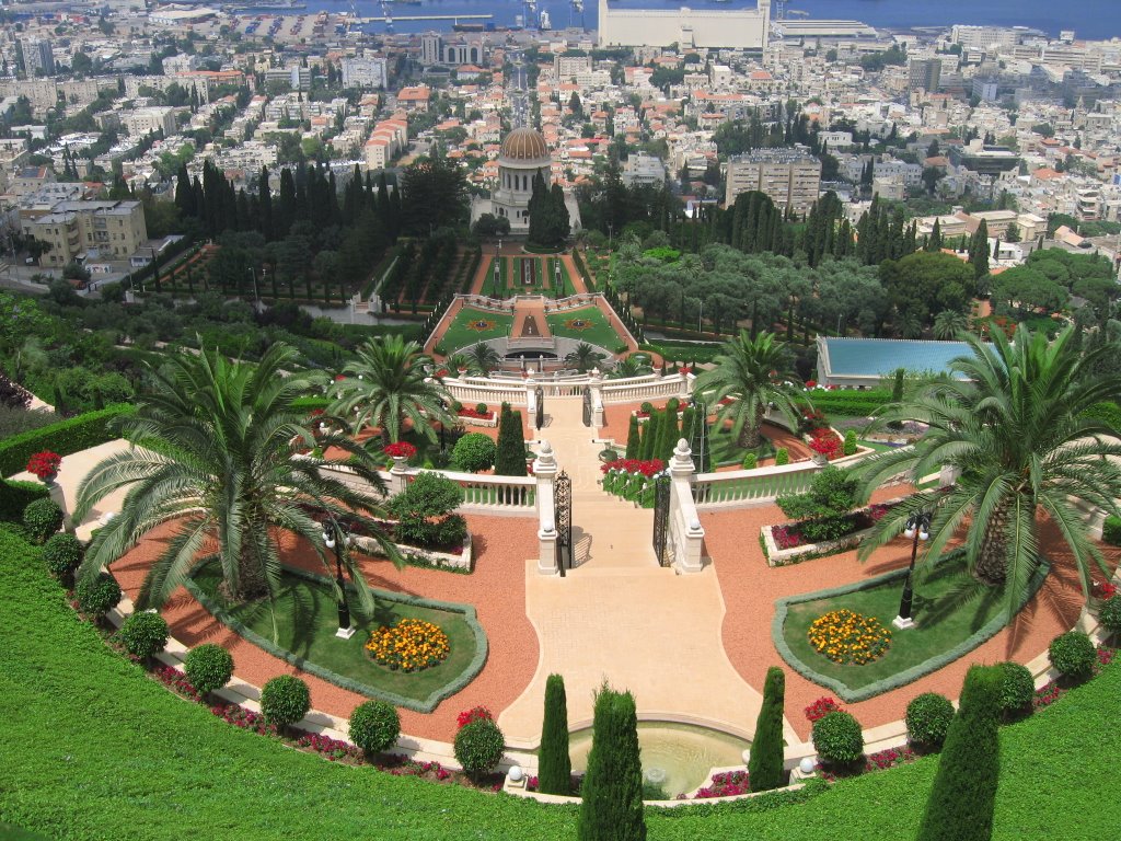 Bahai's garden and temple by kiko59