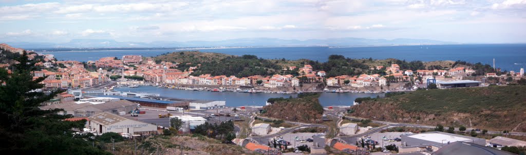 Port vendres by Ken Oflynn