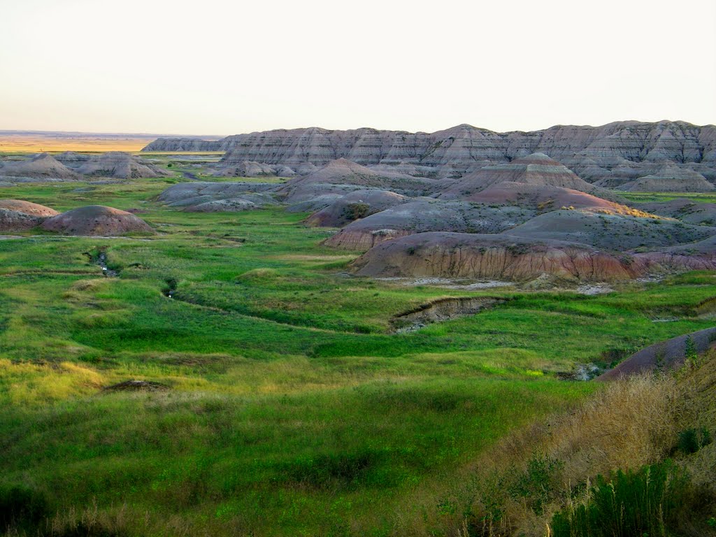 Badlands NP approaching dusk by wnoble