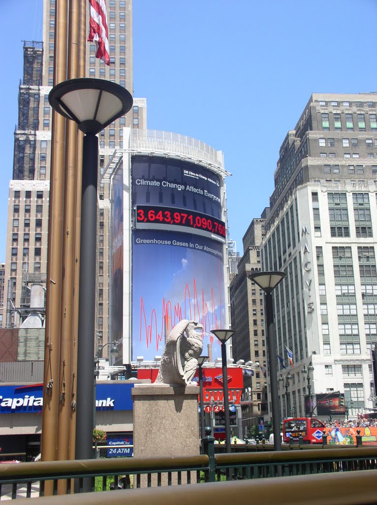 7th Ave and 33 St julio 2009 by Hector De la Rosa