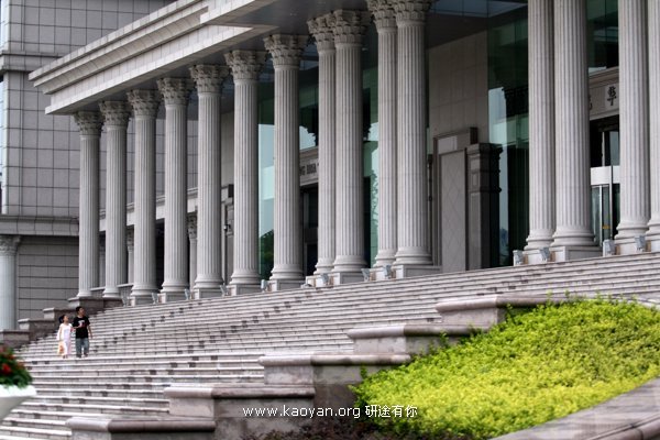 复旦大学 光华大楼 是附近最高的地标建筑 Guanghua Tower of Fudan University The tallest building in Fudan University and nearby area, built in 2005. by 最北京www.ZuiBeijing.com