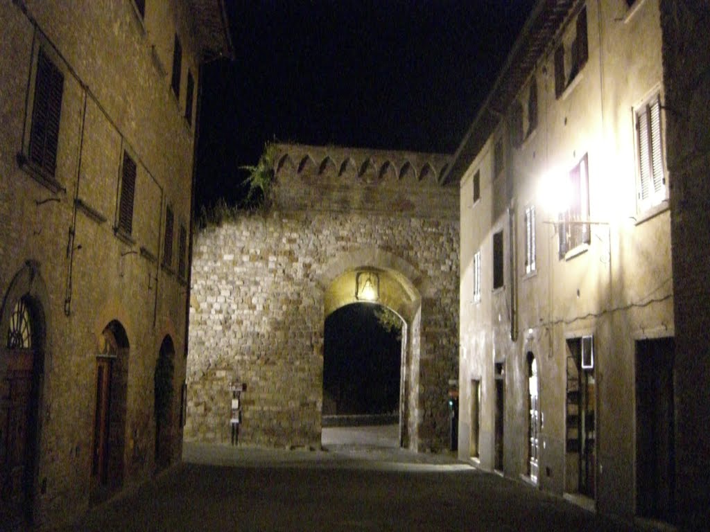 SAN GIMIGNANO. PORTA SAN MATTEO. (INTERNO) by rosario miraldi