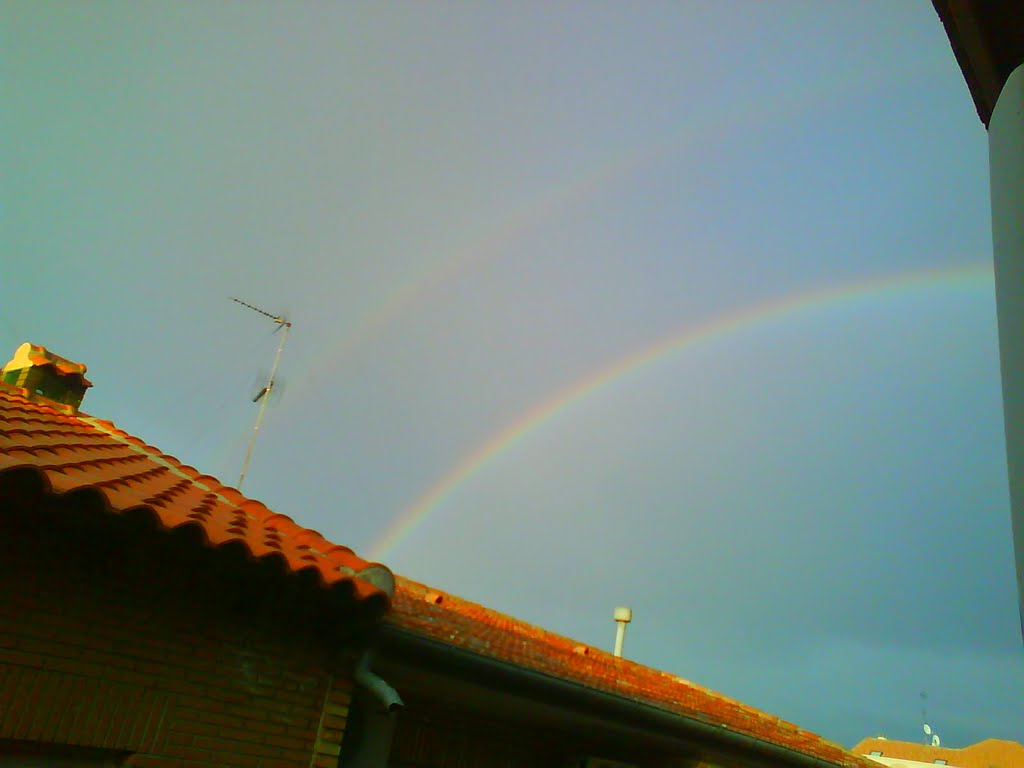 Detalle de un Arco Iris sobre Torrijos by Albërtûs J