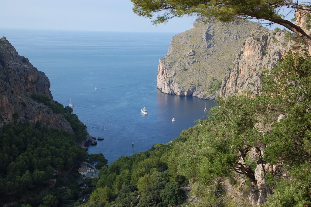 Sa Calobra by Gustavo Llobet