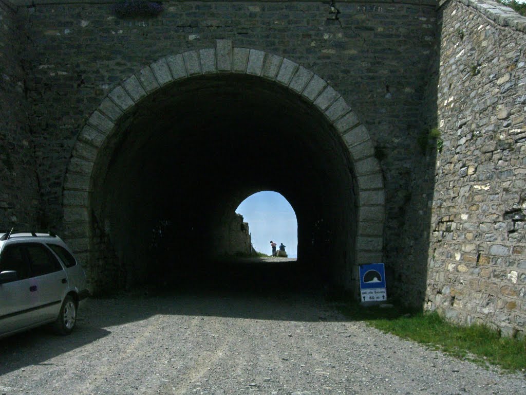 Galleria al Colle Garezzo che mette in comunicazione l'alta Valle di Arroscia con l'alta Valle Argentina by antonio.aina