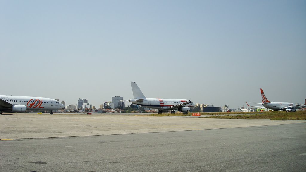 Taxiway Lima Congonhas by guto1606