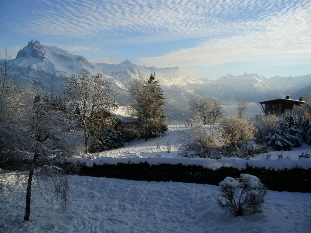 Vue des hauteurs de combloux by Guigui