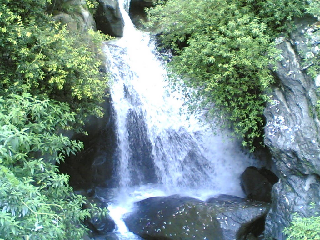 A small waterfall near dwada power house by Shailesh K Thakur