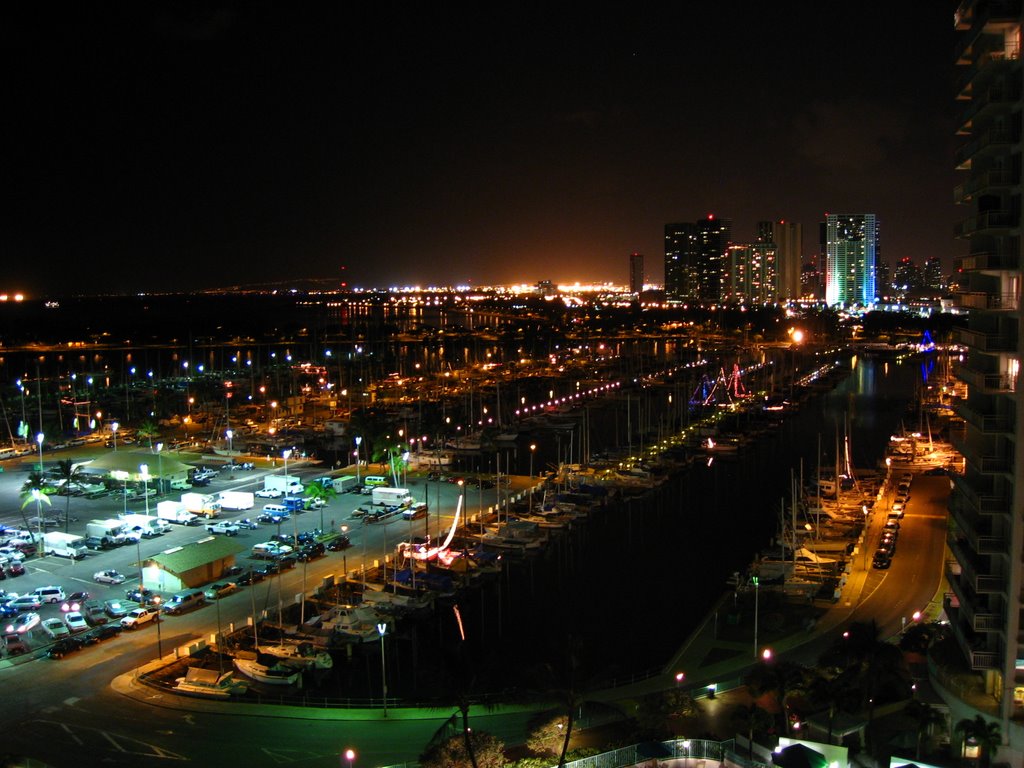 Night Time Marina at Kahanamoku by stagra