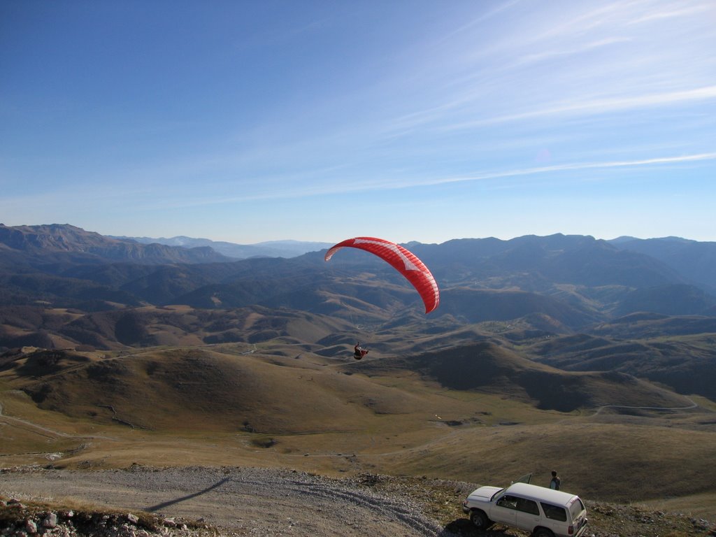 Bjelašnica južna strana - paragliding, www.vertigo-sa.com by Discball - www.verti…