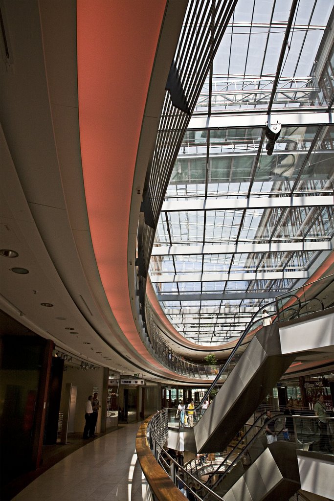 Shopping centre roof by Huw Thomas