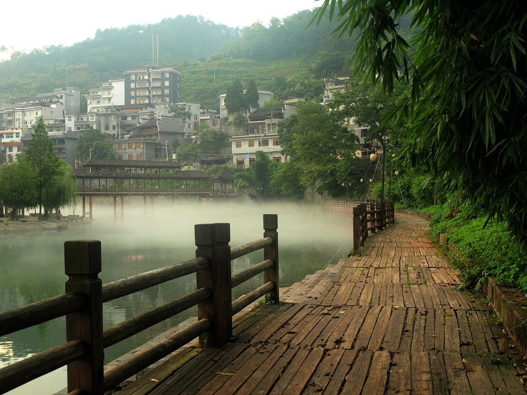 Fenghuang City - 鳳凰古城 by Kay Sin