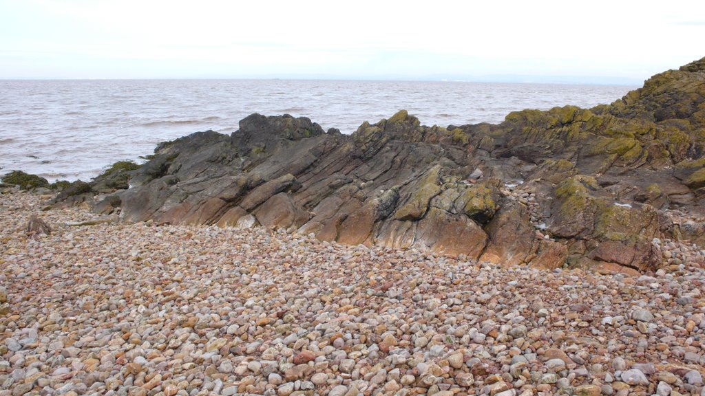 Clevedon - next inlet along from Little Harp Bay by Sarah Graham