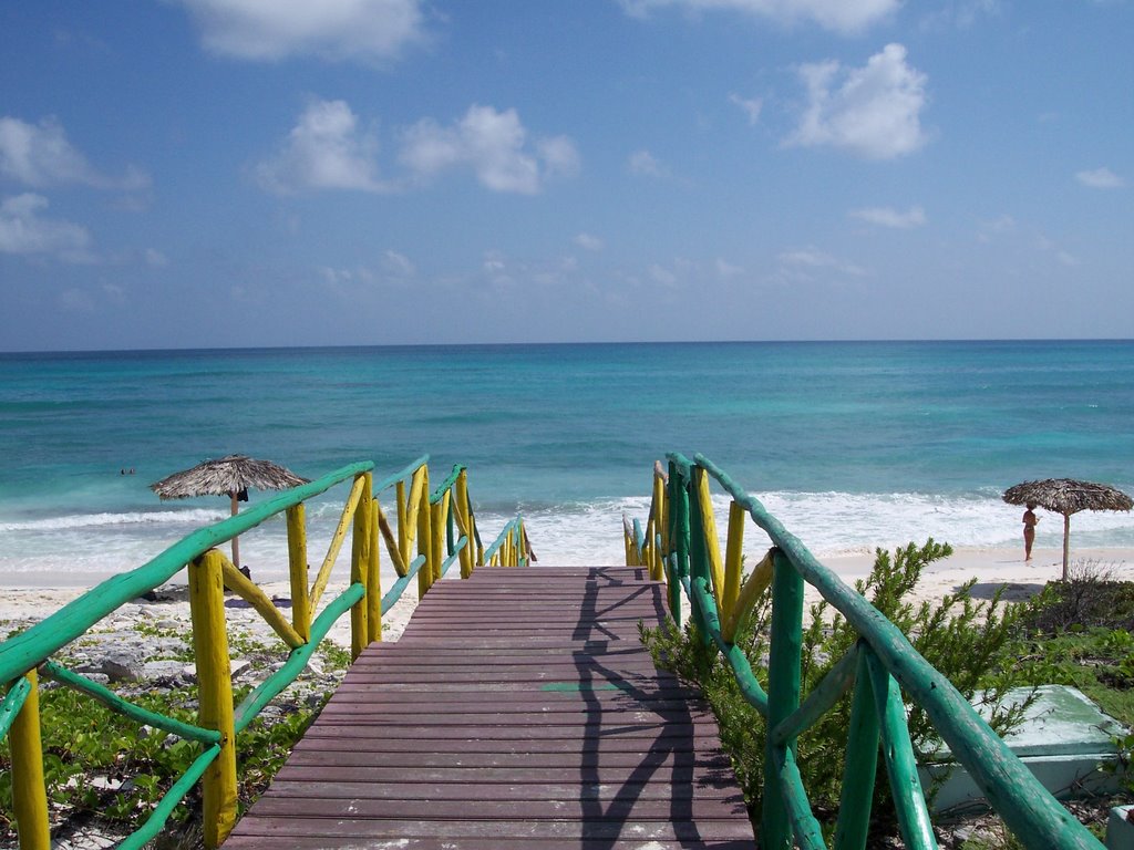 Lindamar hotel's beach bridge(Cayo Largo 2004) by Noemí GE