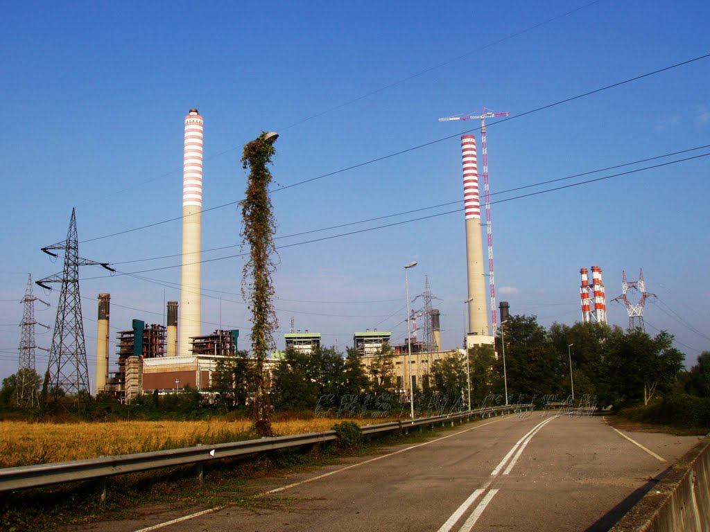 Centrale termo elettrica-Montanaso Lombardo by cristina.ciutan