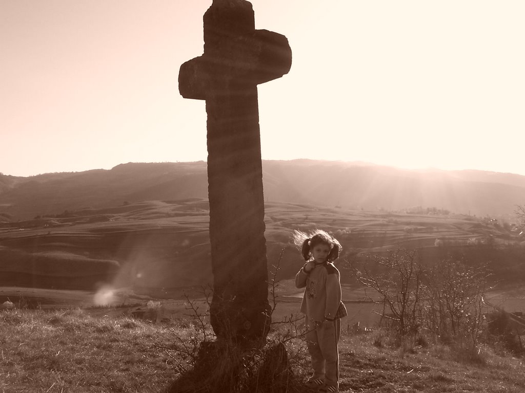 Parajd - Praid - a cross on the hill by jeffwarder