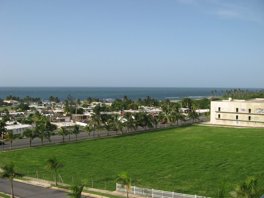 Vista desde el Hotel Rosa del Mar en Hatillo 2 by bobpittman_ca