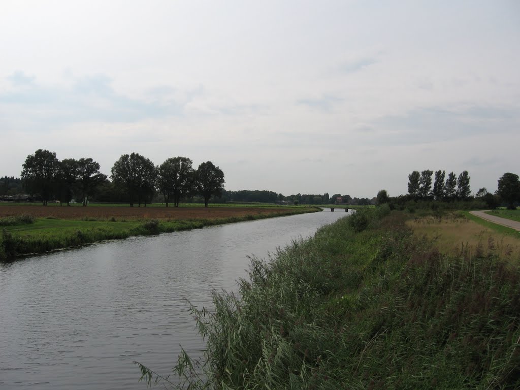 Brug over Aa-Strang Voorst N51.88177 E6.40361 by Jos Notten