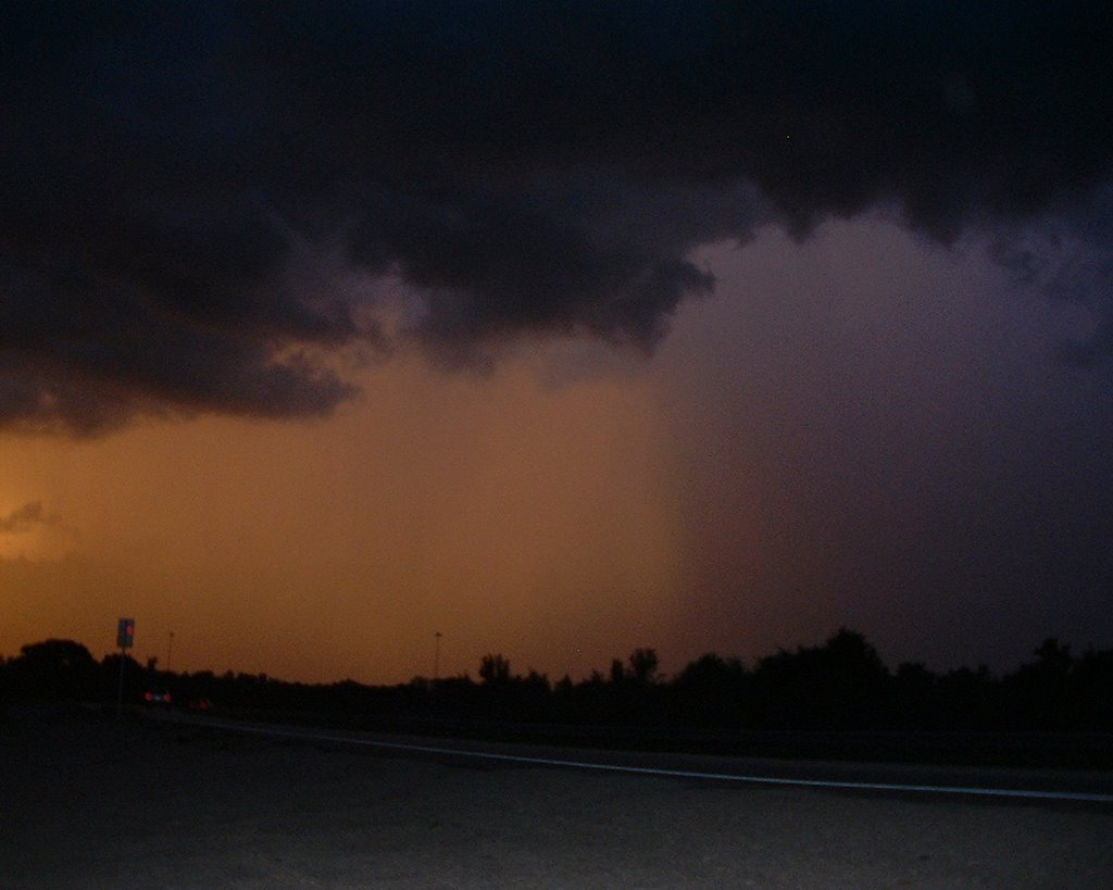 Orlando Airport Storm Has Arrived by Rullan