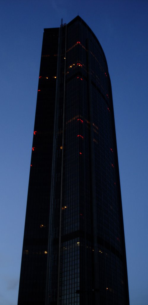 Tour Montparnasse by Kristoff Anselmo