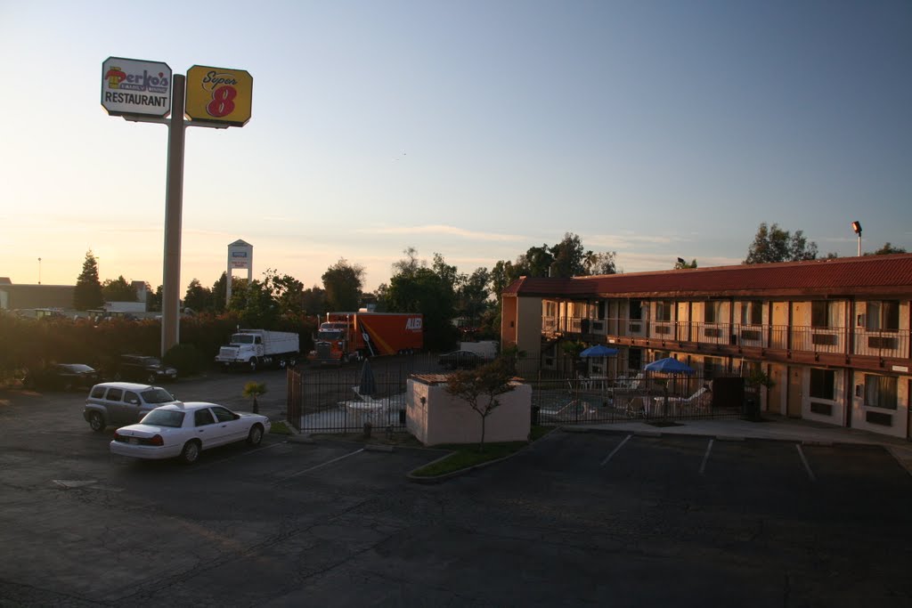 Super 8 Motel - Madera CA by Paolo Vittorini