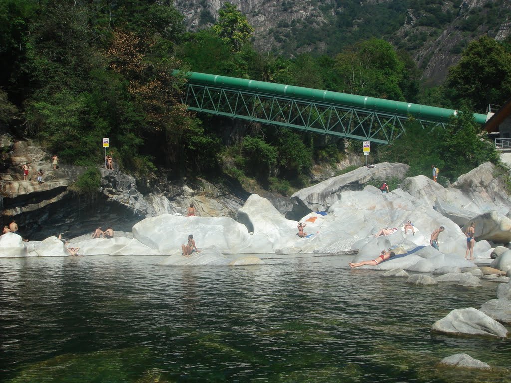 Maggia bei Ponte Brolla by c.o.l.d.