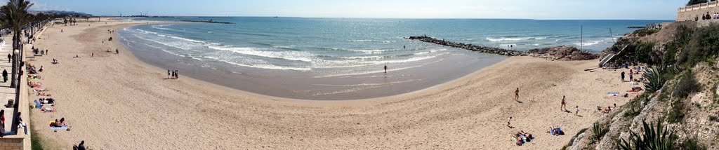 La Platja de Vilanova (Adarró) by Marc Vicens Ferrer