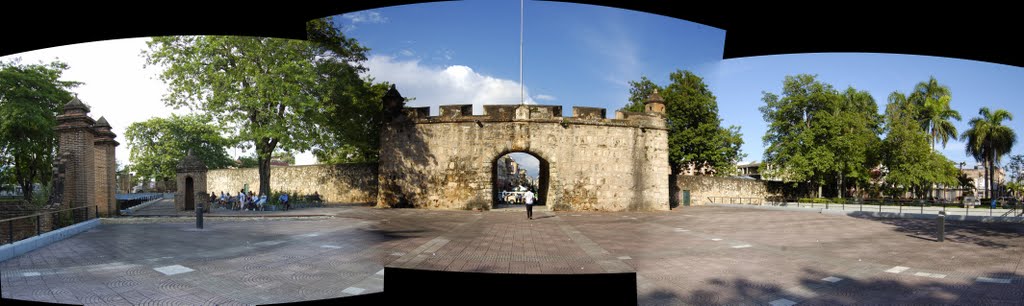 Zona Colonial, Santo Domingo, Dominican Republic by Frankp74