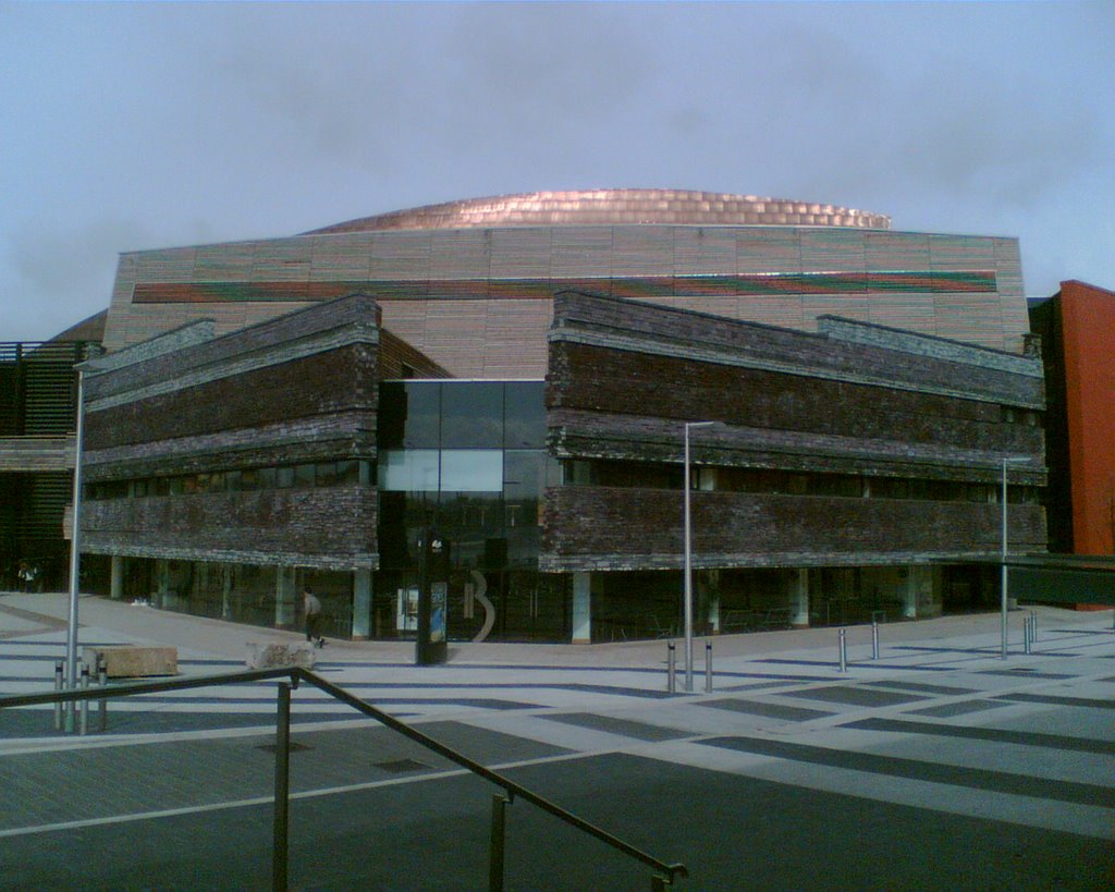 Millenium centre as viewed from the senedd by eddiereed.co.uk