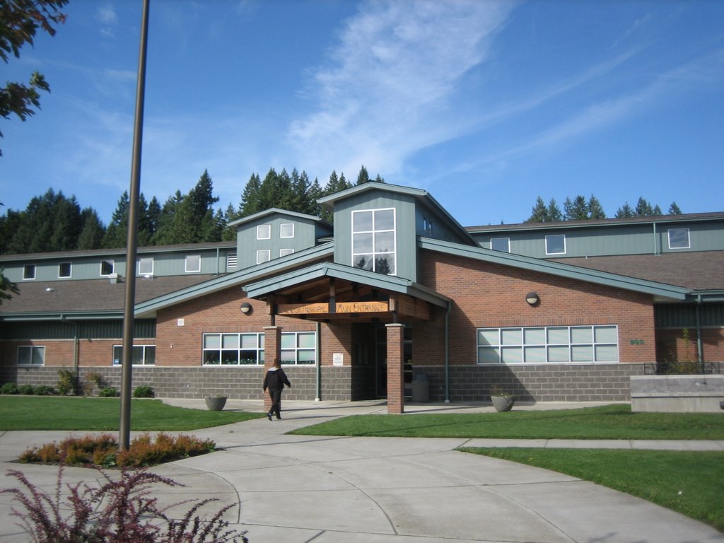 Evergreen School, Shelton, WA by Manuel Iglesias