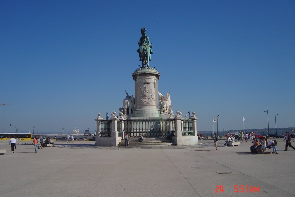 PRAÇA DO COMERCIO, LISBOA PORTUGAL.. by Luciano Guedes