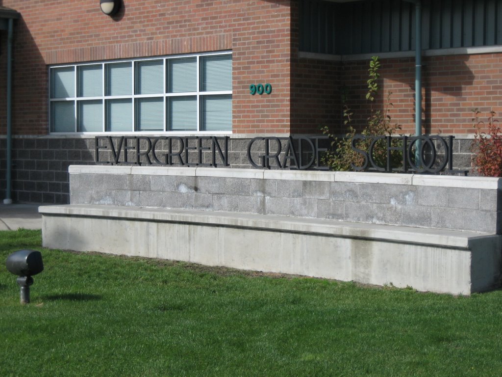 Evergreen School, Shelton, WA by Manuel Iglesias